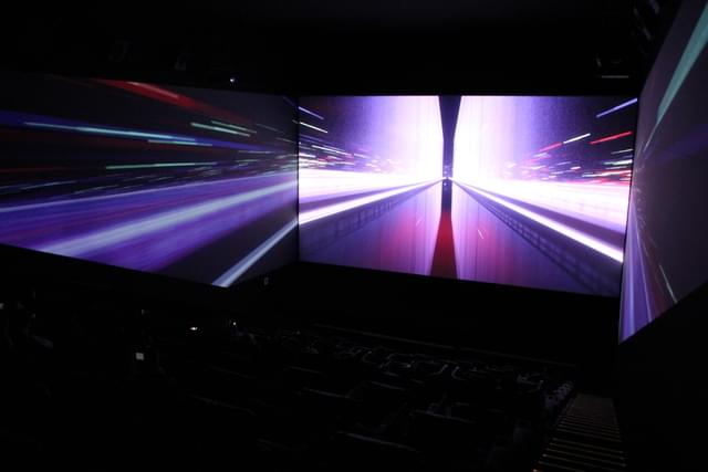 シアター6のScreen X