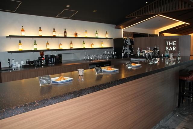 酒類や素材にこだわったフードを提供するTHE BAR