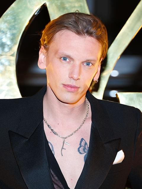 リブート版「ウィッチボード」シリーズにジェイミー・キャンベル・バウアー