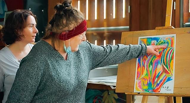 【「アダマン号に乗って 」評論】船上のデイケアセンター、自由で創造的なユートピアのような空間が観る者の心も解きほぐす