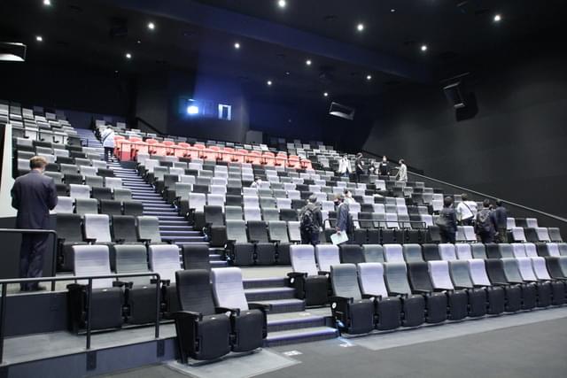 410席（プレミアシート410席、車椅子用スペース4席）の9番スクリーン