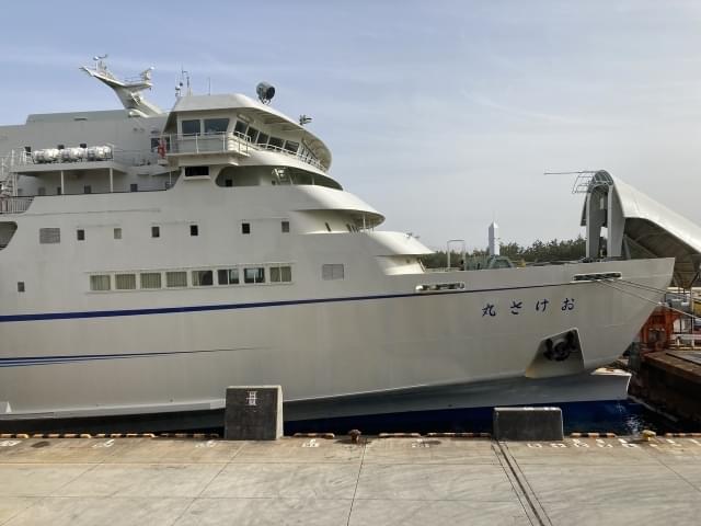 佐渡に渡るフェリー、おけさ丸