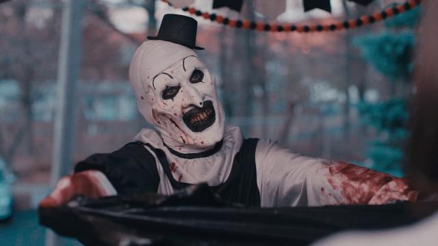 ハロウィンのお菓子をねだるかわいらしい（？）姿も