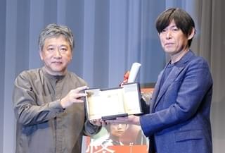 「怪物」でカンヌ脚本賞を受賞した坂元裕二、凱旋会見で「もうカスカス」宣言？