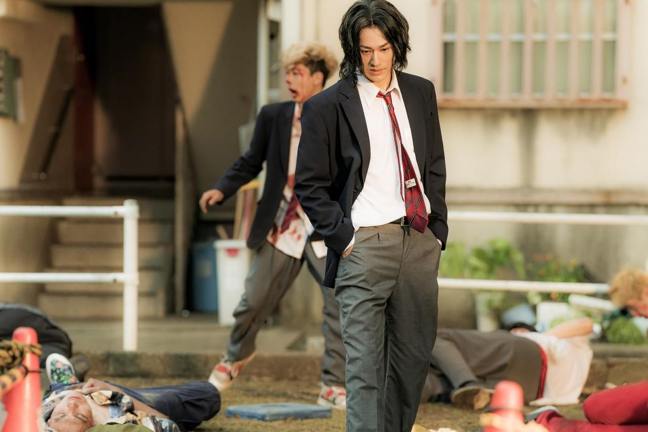 ガリ勉姿の永山絢斗＆金髪リーゼントの高杉真宙！ 映画「東京リベンジャーズ2」場地＆千冬のキャラPV