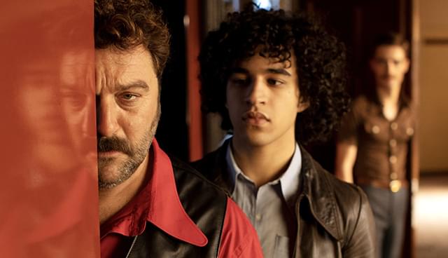 美しい青年と映画監督のパワーゲームが展開