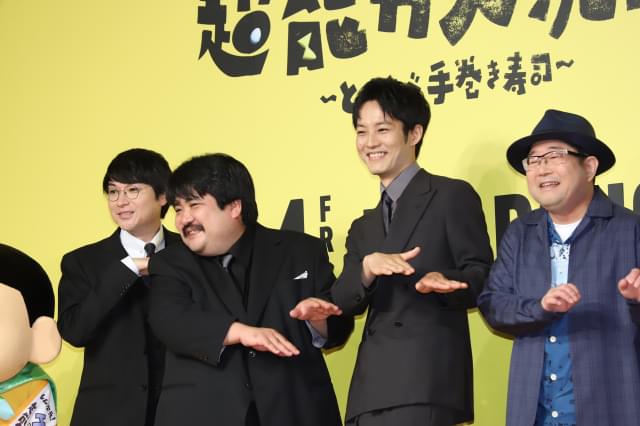 完成会見に登壇した松坂桃李ら