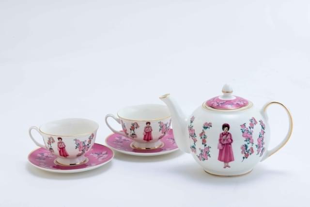 「ドローレス・アンブリッジのティーカップ&ソーサー 3ピースセット」(13000円)