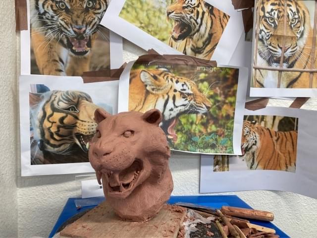 「タイガーを作りました。平面の写真から立体にすること、自分の思い込みのようなものが解けた」（趣味でチョコレート細工を制作している）