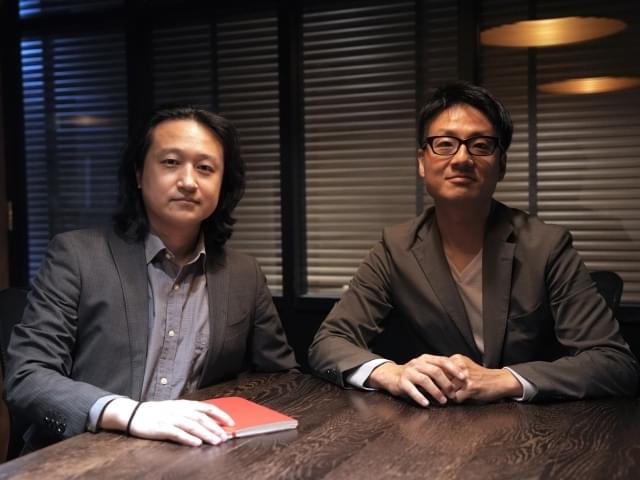 リャン・ジェンさん(左)、佐々木史朗さん(右)