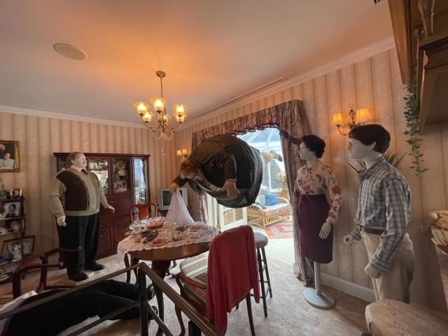 ダーズリー家の中には風船のように膨らんだマージおばさんことマージョリー・ダーズリーもいます