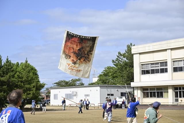 新潟では「インディ・ジョーンズ大凧」がお披露目