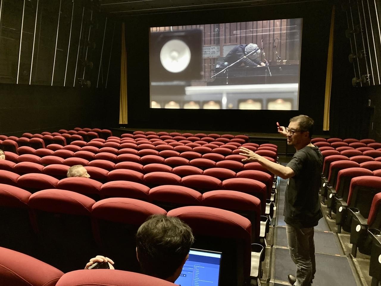 至福の映画体験！ “音のプロ”が創出する、極上の音響空間で楽しむ「オーディオルーム新文芸坐」