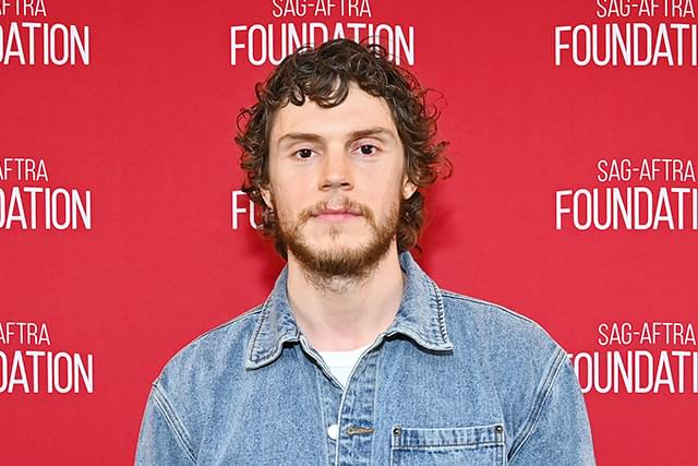 エバン・ピーターズ