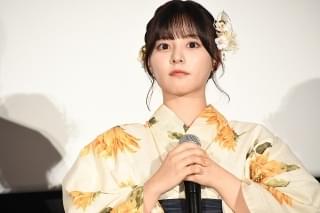 高橋文哉「後ろを振り返らずに進んでいきたい」 恋愛映画初主演、公開初日に笑顔