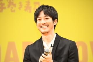 松坂桃李、スプーン曲げ成功に驚き「ハンドパワーってあるんですね」