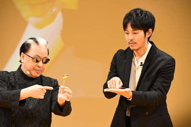 松坂桃李、スプーン曲げ成功に驚き「ハンドパワーってあるんですね」