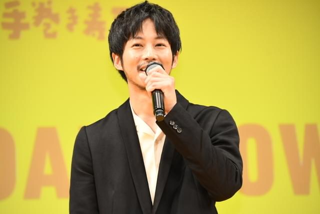 松坂桃李、スプーン曲げ成功に驚き「ハンドパワーってあるんですね」