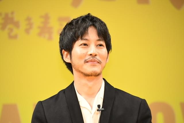 松坂桃李、スプーン曲げ成功に驚き「ハンドパワーってあるんですね」