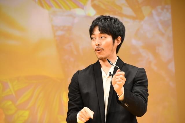 松坂桃李、スプーン曲げ成功に驚き「ハンドパワーってあるんですね」