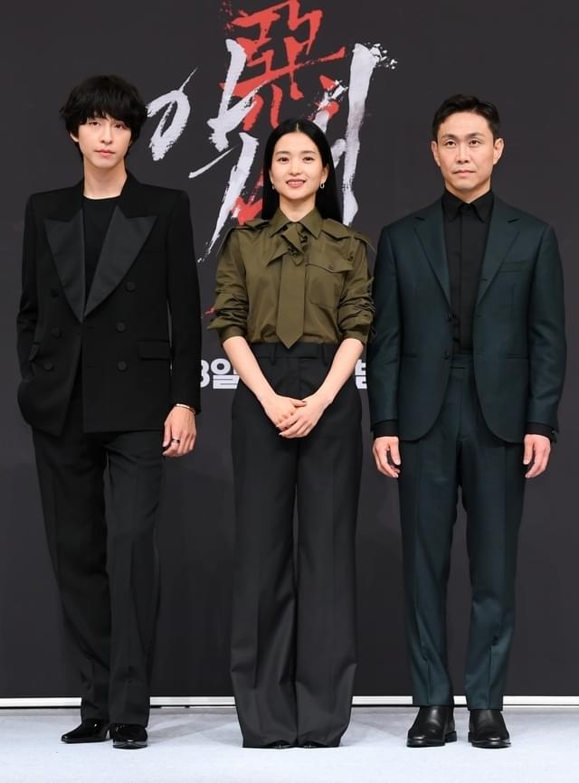 キム・テリ×オ・ジョンセ×ホン・ギョンが会見に登場!