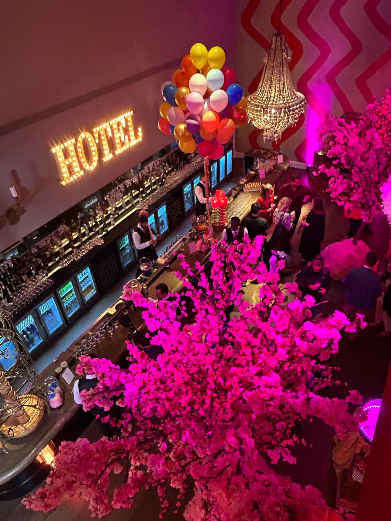 “若きウィリー・ウォンカ”ティモシー・シャラメは「最高」！ 「ティーパーティ」イベントをレポート、監督のQ＆A独占入手