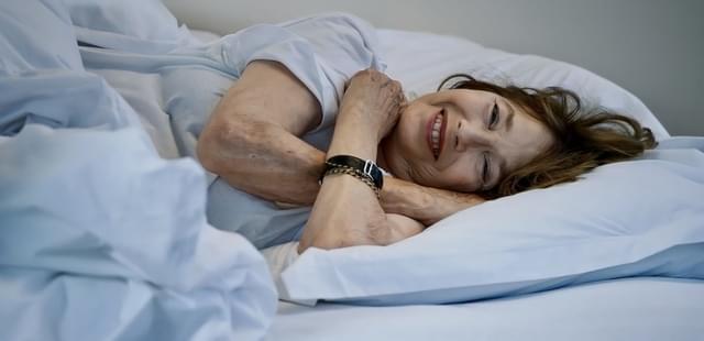 娘シャルロットが見つめる、母ジェーン