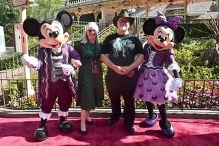 「ホーンテッドマンション」にミッキー＆ミニーらが集結！ USプレミアがゴージャスに開催