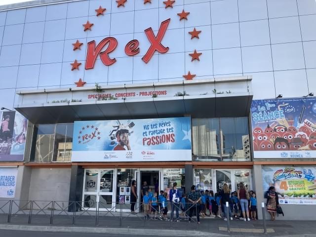 ヌメア市内のRex