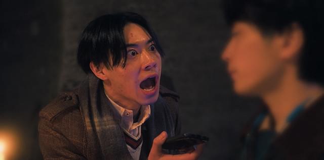 永瀬廉主演「法廷遊戯」同級生役で戸塚純貴が参戦! 狂気交じりの表情をとらえた場面写真披露