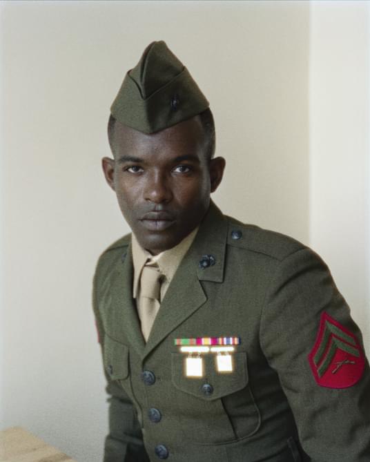 海兵隊時代のエレガンス・ブラットン監督