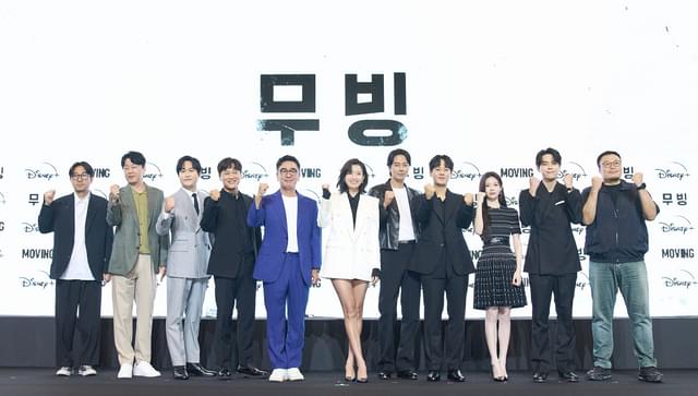 超能力を隠して現代を生きる子どもたちと、過去の秘密を抱える親たちの物語