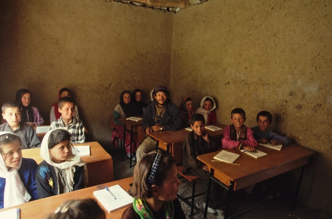 アフガニスタンで長期取材を続けた写真家のドキュメント「鉛筆と銃 長倉洋海の眸（め）」特報＆場面写真