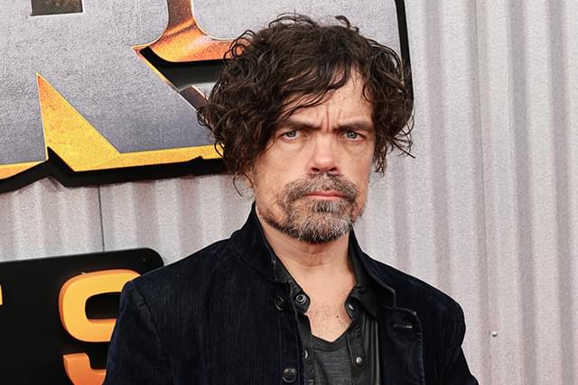 「ゲーム・オブ・スローンズ」のピーター・ディンクレイジが主演