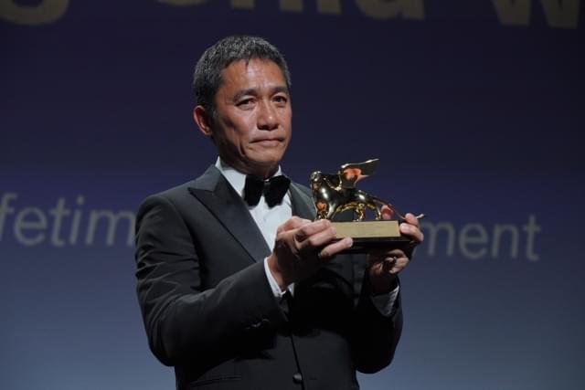 喝采を浴びたトニー・レオン