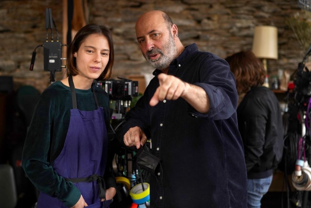 パリオペラ座、マリオン・バルボーインタビュー動画 映画初主演作「ダンサー イン Paris」で「身体を知る大切さを演技からも感じた」