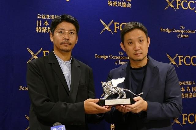 ベネチア銀獅子賞の濱口竜介監督、“凱旋”報告会見「背中を押された気分」