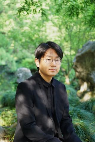 第36回東京国際映画祭黒澤明賞、グー・シャオガン監督とインドネシアのモーリー・スリヤ監督が受賞