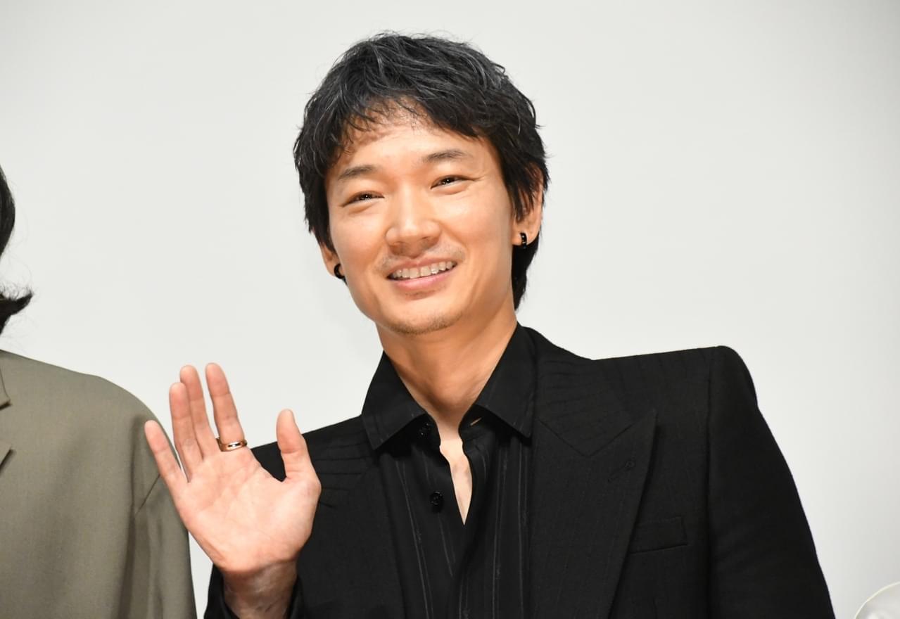綾野剛「皆さんに届けたい映画が出来上がりました」 主演作「花腐し」完成に笑顔