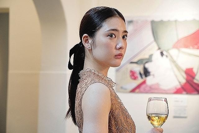 徐々に春画の魅力に目覚め、やや暴走していくことになる弓子（演：北香那）