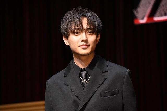 永瀬廉「法廷遊戯」完成に笑顔！ 客席からの“大歓声”に「皆さんにお届けできるのがありがたい」