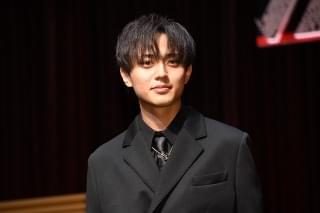 永瀬廉「法廷遊戯」完成に笑顔！ 客席からの“大歓声”に「皆さんにお届けできるのがありがたい」