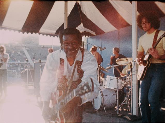 【「リバイバル69 伝説のロックフェス」評論】ジョン・レノンが「終わりの始まり」を告げた伝説のロックフェス、その全貌とは。