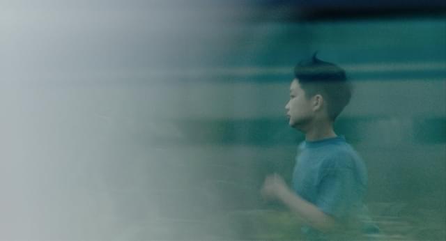 「窓辺のふたり」