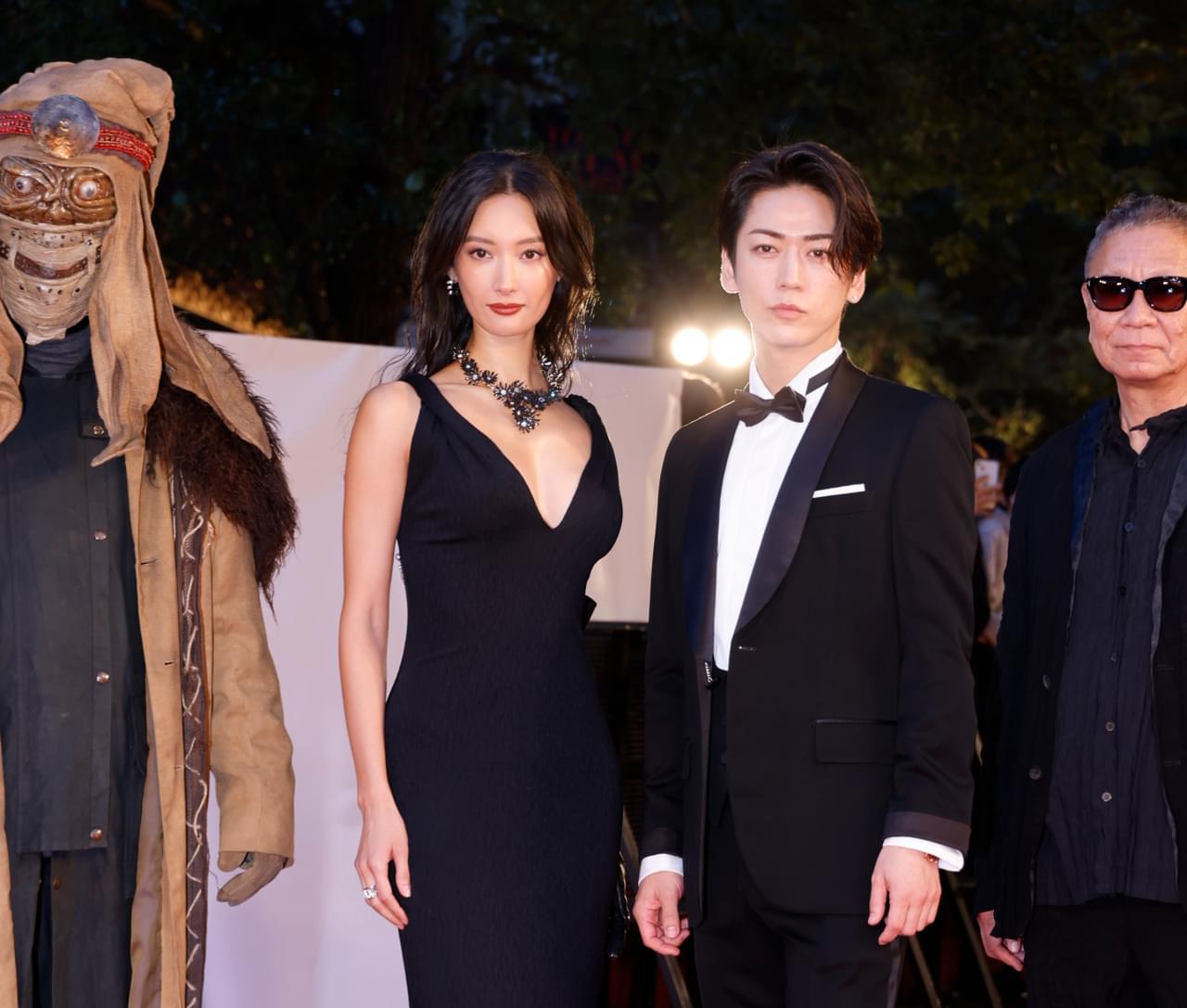 浜辺美波、三吉彩花、菜々緒、新垣結衣ら、レッドカーペットを闊歩！ 華やかファッションで魅了