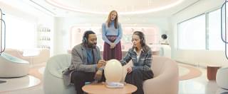 卵型ポッドで赤ちゃんを育てる時代に!? 「ポッド・ジェネレーション」日本版予告&場面写真披露