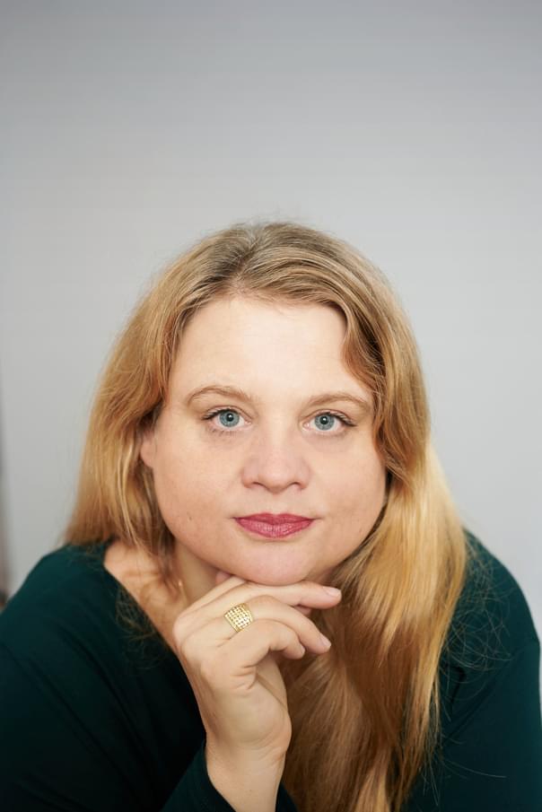 エバ・ビティヤ監督