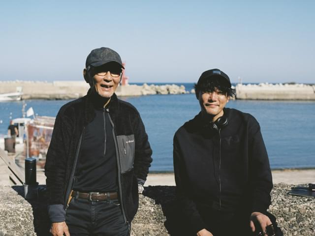 新作でタッグを組む藤井道人監督（右）と木村大作キャメラマン