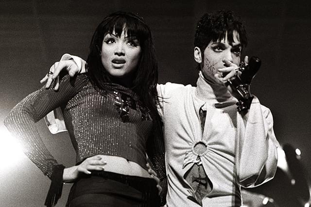 故プリンスさんの伝記映画が製作へ 原作は元妻の自伝