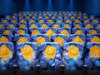 【かわいすぎ】“願い星”スターが座席に舞い降りる！ ディズニーシアターが全国6カ所で開幕